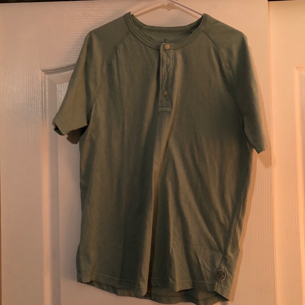 Men’s large American eagle Henley
